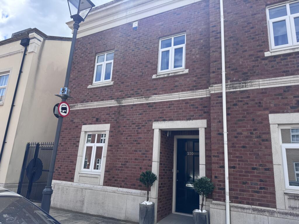 Read more about the article Main Street, Dickens Heath, Solihull
